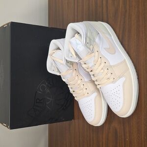 Air Jordan 1 Mid SE White/Guava Ice-Sea Glass Men's Sz 8.5 HJ 6654 100 NIB